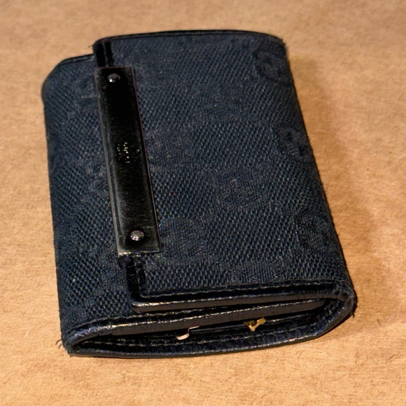 GUCCI BLACK MONOGRAM CANVAS / LEATHER KEY HOLDER - Picture 4 of 7